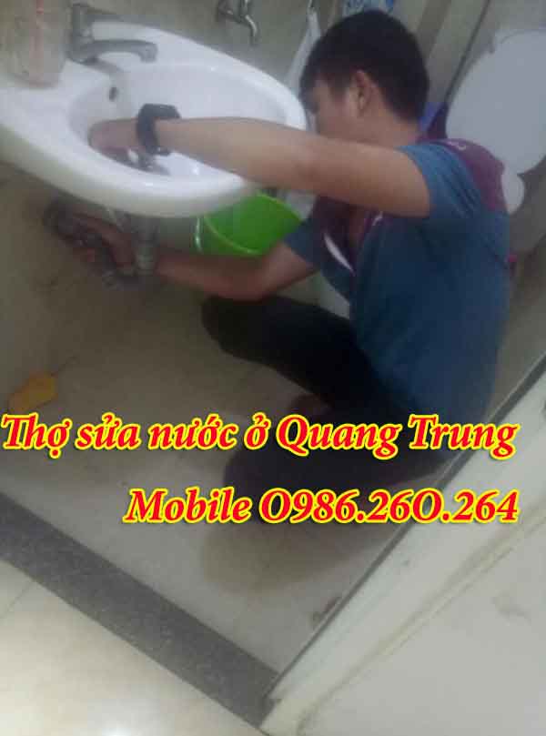 Thợ sửa nước ở Quang Trung