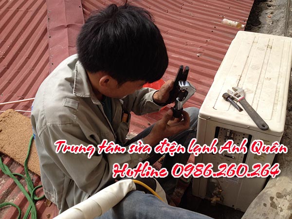 Thợ sửa điều hoà chuyên nghiệp tại quận Hoàn Kiếm
