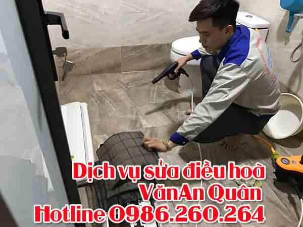 Thợ bảo dưỡng điều hoà tại Đức Thắng của Anh Quân